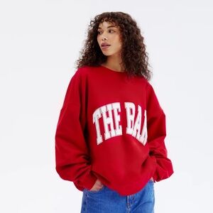 The bar varsity sweatshirt in ruby